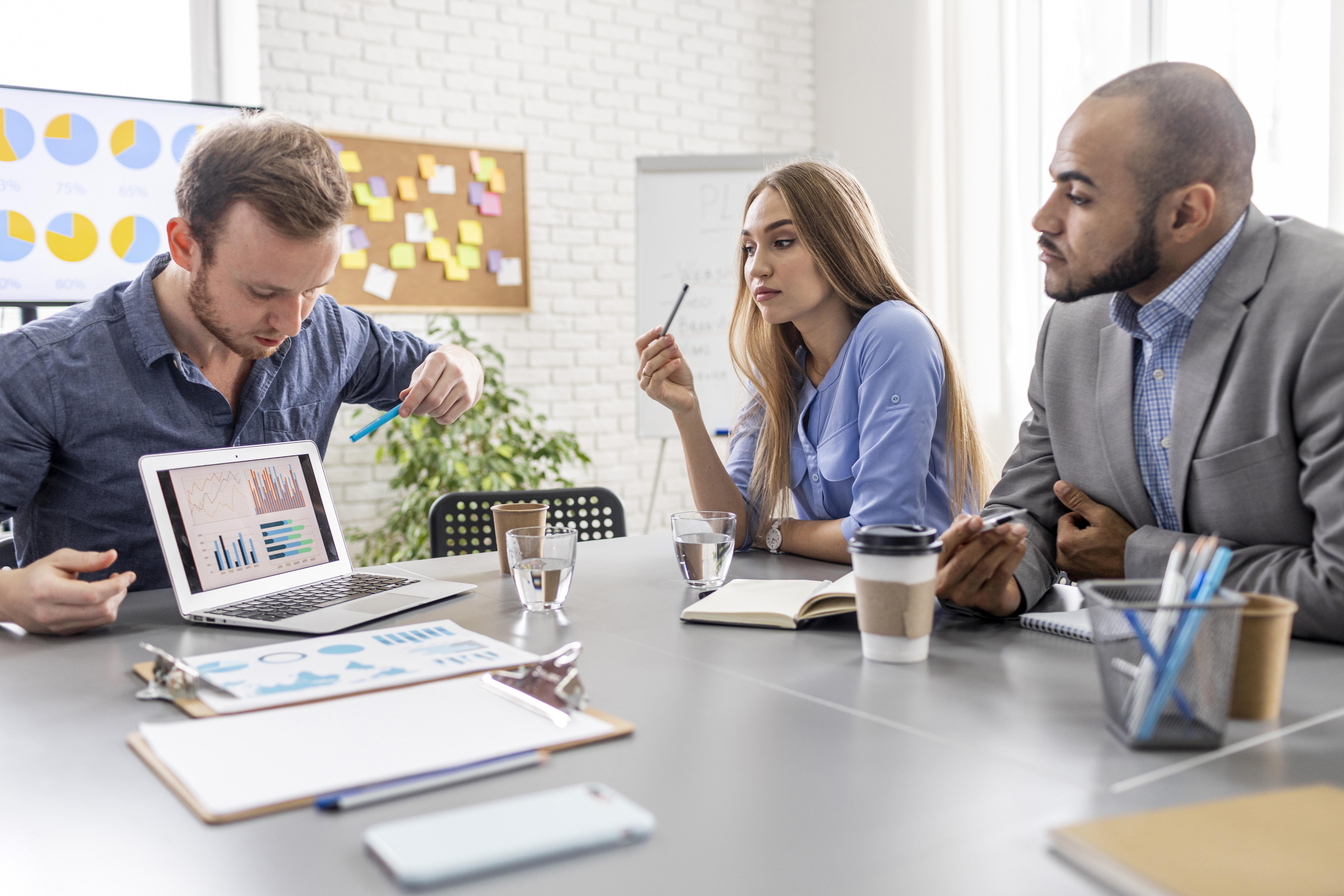 Monitorar Computador: Como Acompanhar a Produtividade da sua equipe?